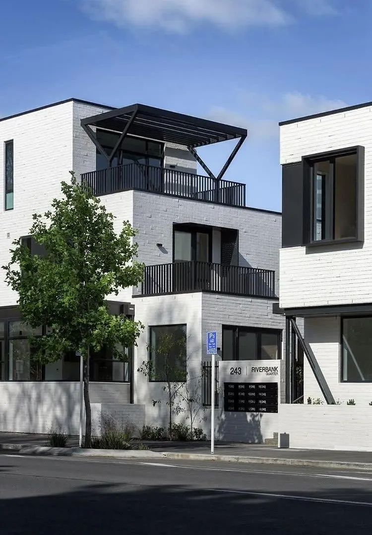 Holiday home Chic And Contemporary Living At Cambridge Terrace Villa Christchurch New Zealand