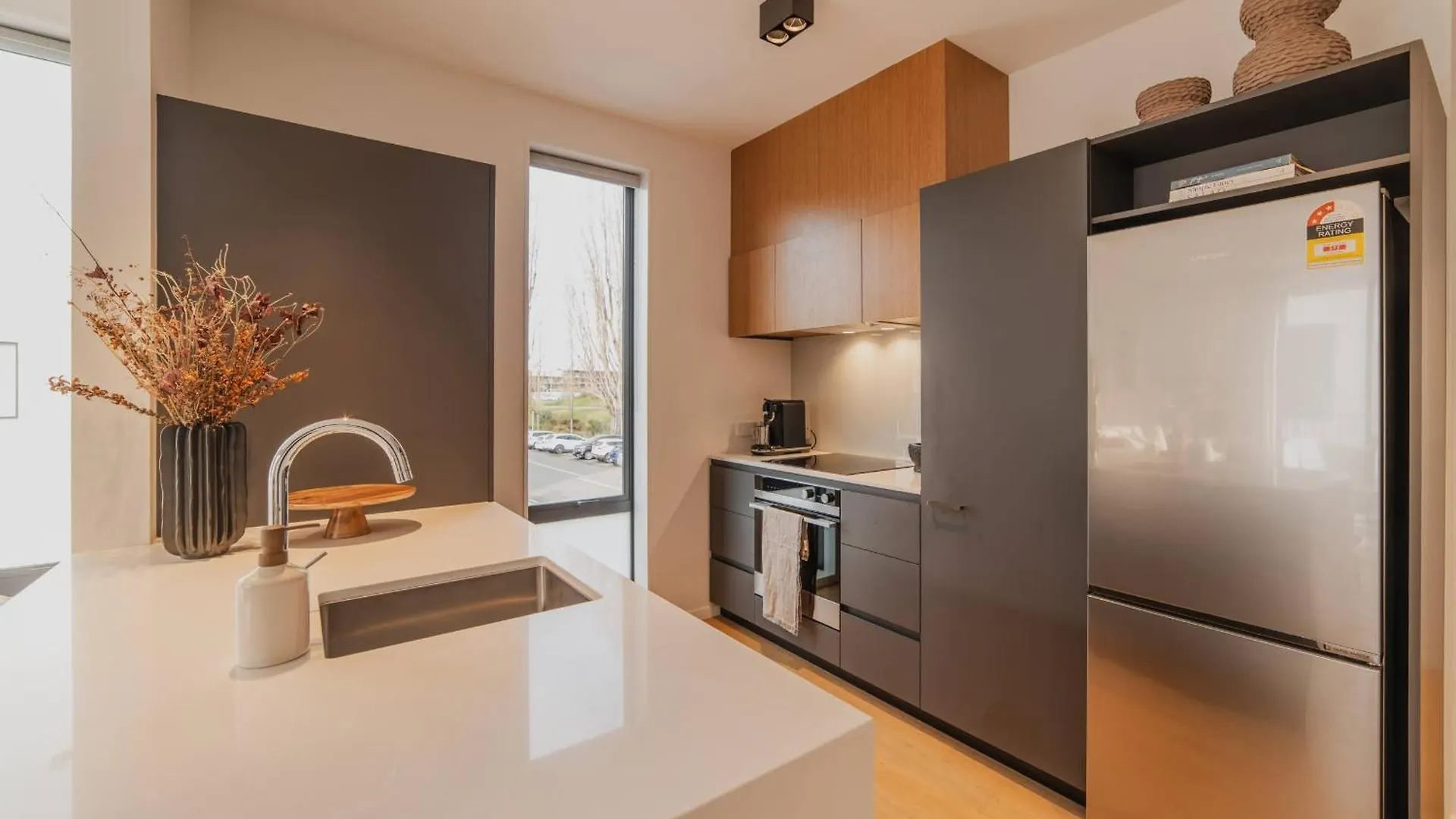 Chic And Contemporary Living At Cambridge Terrace Villa Christchurch