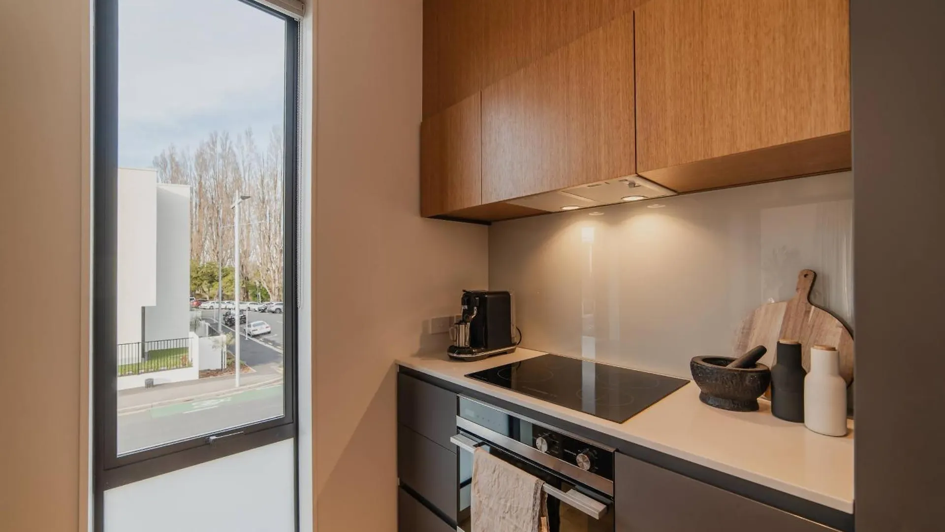 Chic And Contemporary Living At Cambridge Terrace Villa Christchurch New Zealand